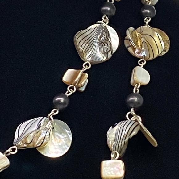 Vintage Polished Mother of Pearl Shell Necklace - Picture 3 of 6